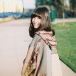雨中弥漫着花香,清新意境lomo女生头像图片大全