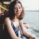 幸福甜蜜微笑女头图片