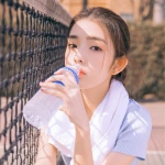 干净清新喝水清纯女头图片