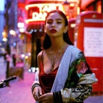 性感野性夜店女孩头像图片