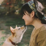 女生和狗温暖的头像图片