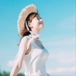 阳光唯美清新女头图片