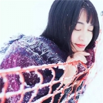 穿着冬装的冬天美女头像图片