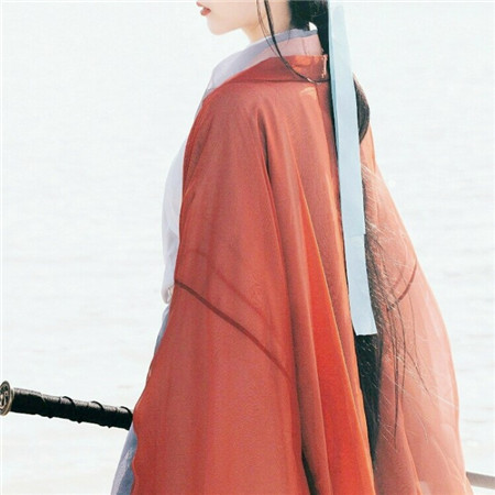 执剑好看高清的霸气古装女侠头像图片(图10)