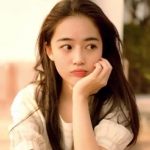 简单干净小情绪长发女头图片