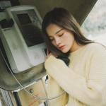 电话亭打电话伤感女头图片