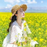 女生油菜花中唯美头像图片