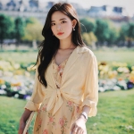 清新假日休闲美女头像图片