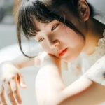 若有所思清新伤感女头图片