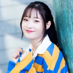 微笑开心甜美女头图片