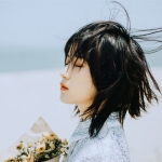 闭眼唯美非主流伤感短发女头图片