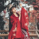 真人古风伤感红衣红唇女头图片