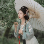 清新婀娜多姿古风打伞女头图片