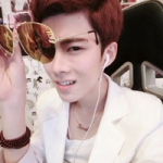 人不风流枉少年,帅气男生真人头像19岁图片