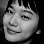 痛而不言,黑白女生哭泣难过流泪伤感头像图片