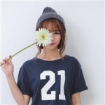 逆光下的微笑,潮流时尚穿数字衣服的女头图片