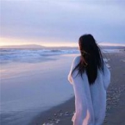 海边长发美女孤独背影头像图片,一个转身两个世界