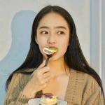清新女生吃货吃东西头像图片