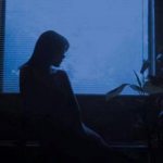 忧郁蓝色系头像女温柔真人图片