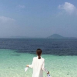 真人小清新夏天女生微信头像图片 侧脸背影微露脸