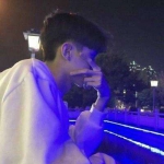 侧脸头像男生模糊,高清酷拽的侧脸男头图片