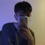 举手机头像男 高清好看的举手机自拍男头像图片