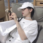 头像图片戴帽子女 高清好看的戴帽子酷拽女生头像图片