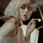 头像女酷霸气时尚 高清好看的真人女头像时尚霸气图片