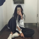 女生手机挡脸头像 高清好看的女生手机挡脸真实头像图片