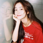 精致女头气质红色 高清好看的高级红色气质女头干净图片