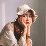 女生头像文艺气质简单大方好看图片