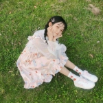 绿色系头像女小众 高清好看的温柔绿色系头像干净女生图片