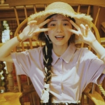 女生头像真人暖色系高清图片