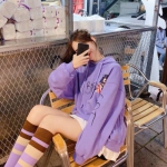 女头手机挡脸俏皮可爱真人图片