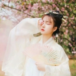 唯美的孤傲古风美女头像图片