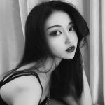 高冷的时尚黑白女生头像图片精选