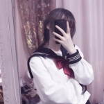 女孩拿手机挡脸照片头像