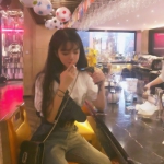 好看高清女生有点疯的头像图片