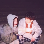 双人高调又甜蜜的潮流情侣