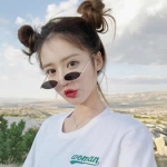 阳光活泼的可爱气质女生照片头像