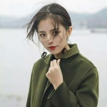 好身段好气质的优雅女生头像