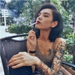 社会的霸气纹身女生抽烟头像图片