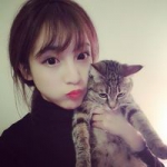 抱猫女头小清新好看图片