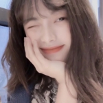 女生正脸头像干净清晰好看