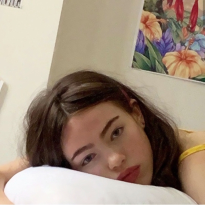 欧美女生简单气质高清头像图片(图16)