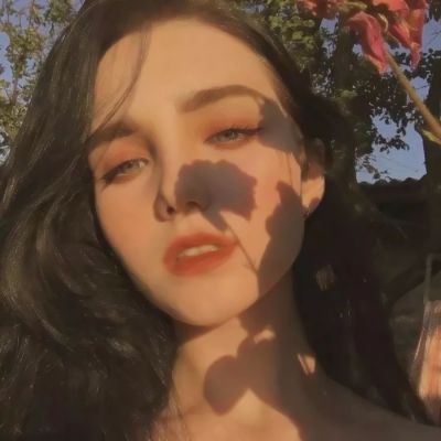 忧郁气质的欧美女头图片(图2)