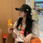 漂亮的真人时尚微信头像女生气质图片