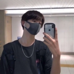 自拍的男头真人遮脸帅气图片