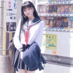 女生可爱好看的穿jk制服头像