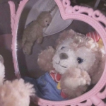 可爱镜子中的玩偶头像图片